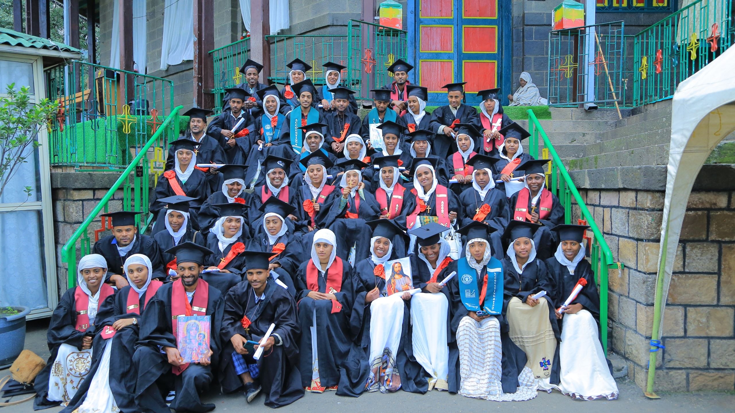 በተለያዩ ከፍተኛ የትምህርት ተቋማት ትምህርታቸውን ሲከታተሉ የቆዩ የግቢ ጉባኤ ተማሪዎች መመረቃቸው ተገለጸ።